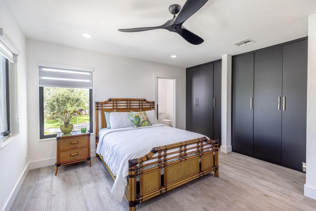 290 NW 6th Street, Boca Raton