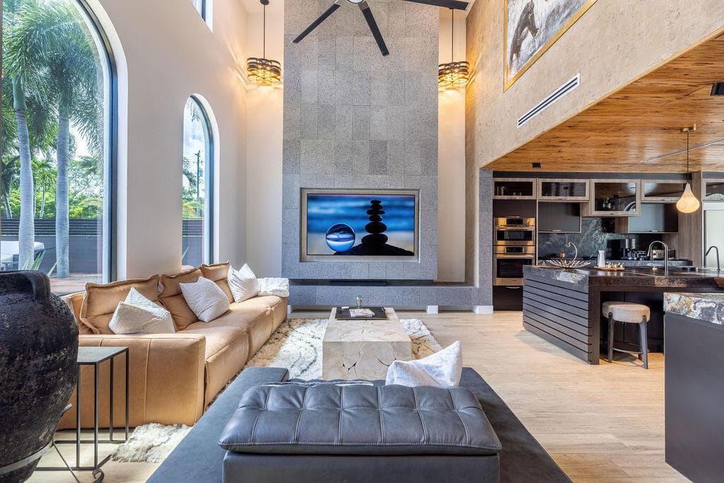 290 NW 6th Street, Boca Raton