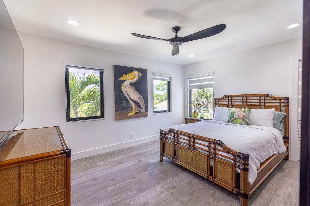 290 NW 6th Street, Boca Raton