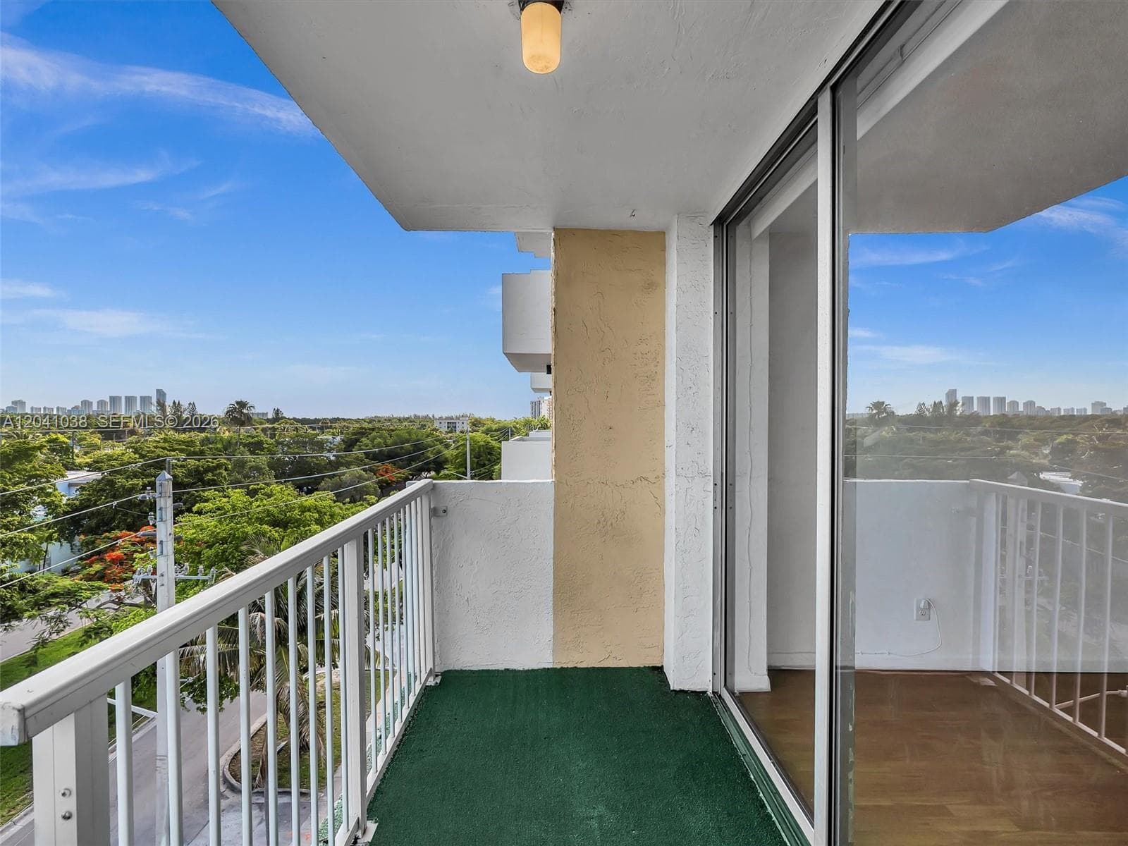 KEYSTONE TOWERS CONDO For Sale 2020 NE 135th St # 601NORTH MIAMI, FL 33181