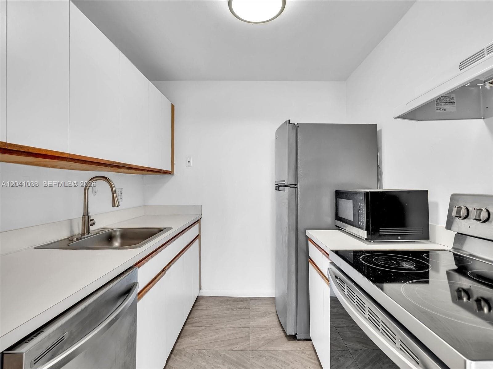 KEYSTONE TOWERS CONDO For Sale 2020 NE 135th St # 601NORTH MIAMI, FL 33181