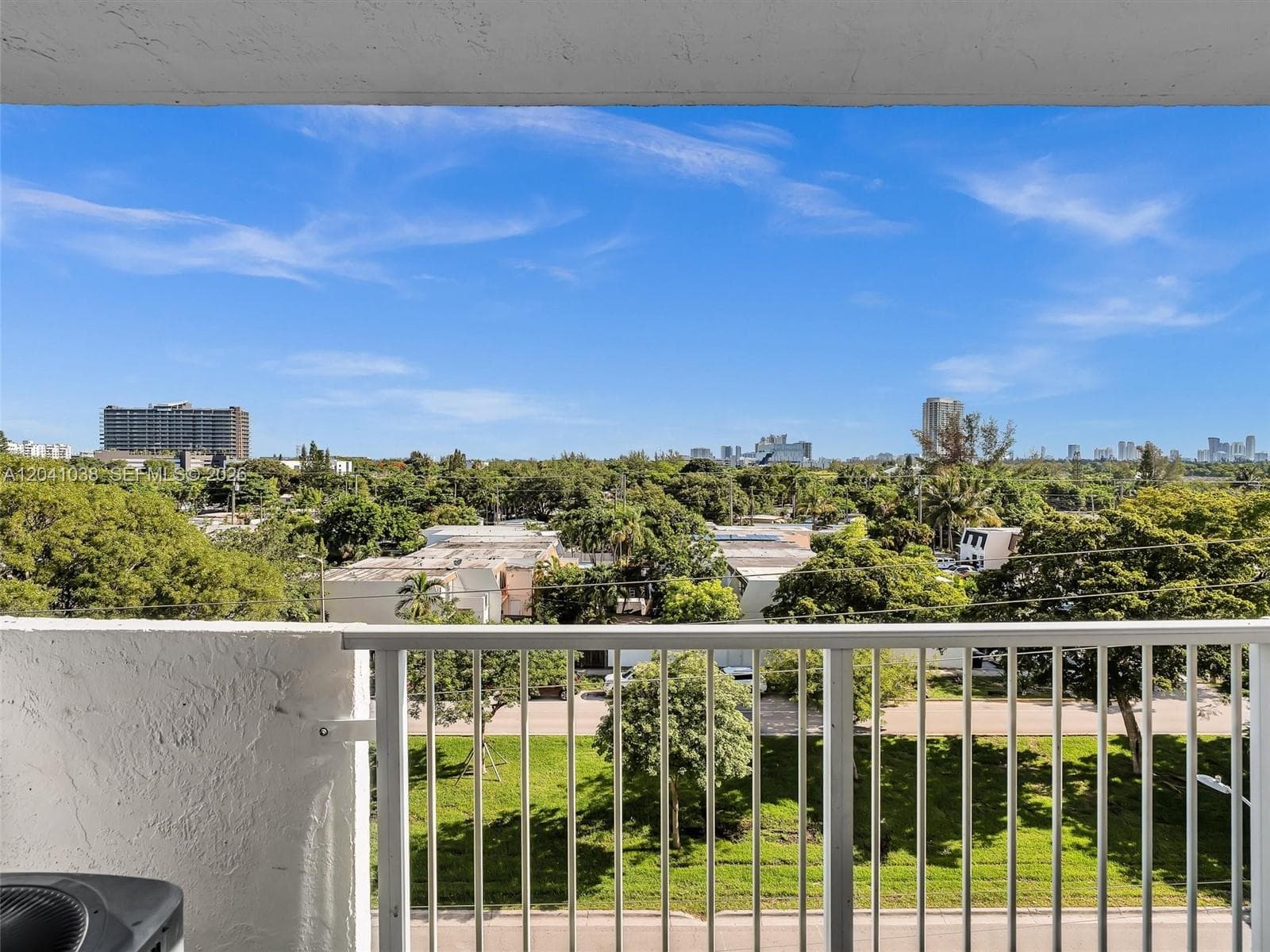 KEYSTONE TOWERS CONDO For Sale 2020 NE 135th St # 601NORTH MIAMI, FL 33181