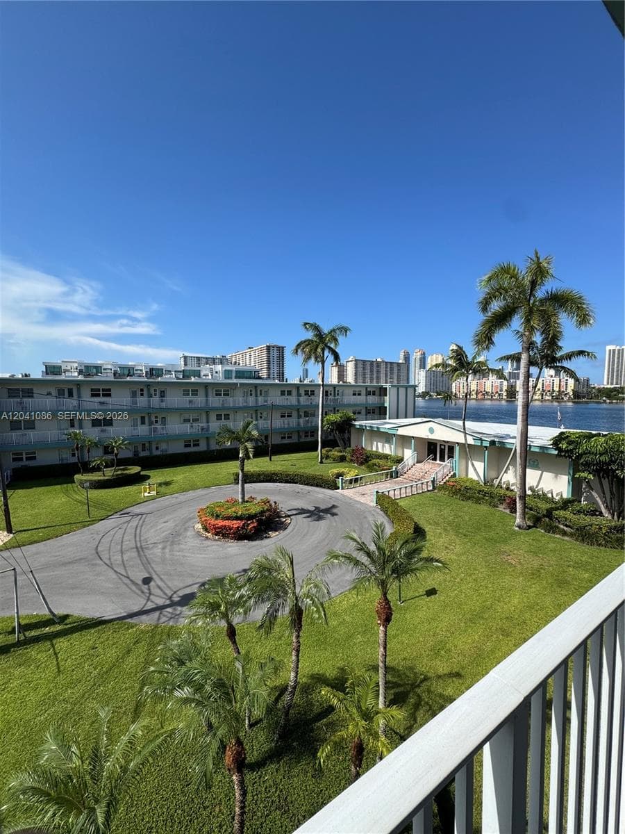 EASTERN SHORES PALO ALTO · #S306 in North Miami Beach - Photo 2