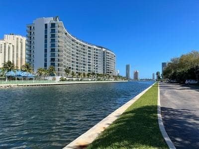 VILLAGE BY THE BAY CONDO · #6301 in Aventura - Photo 34