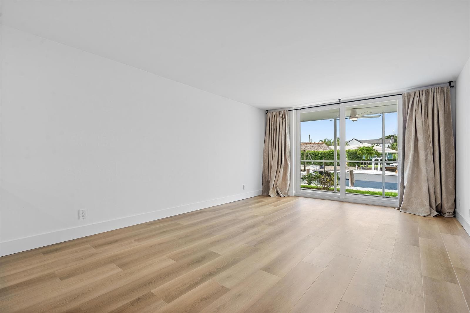 009-750NortheastSpanishRiverBoulevard-Bo