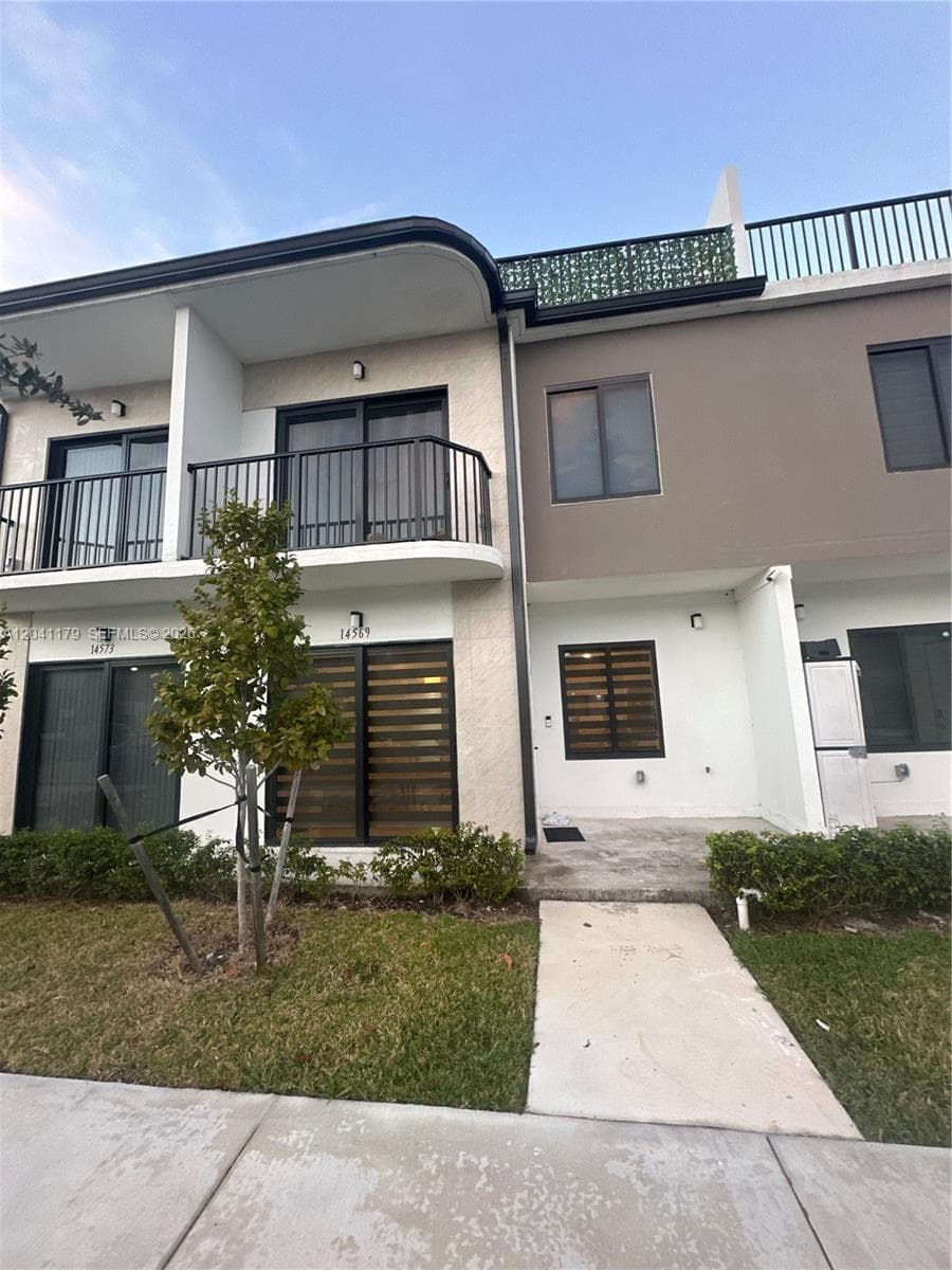 14569 SW 261st Ter #14569 photo 3