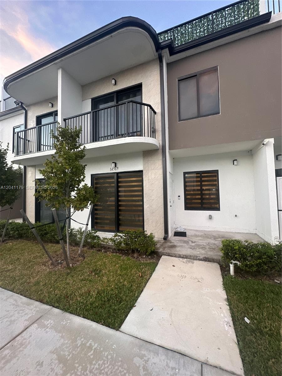 14569 SW 261st Ter #14569 photo 4