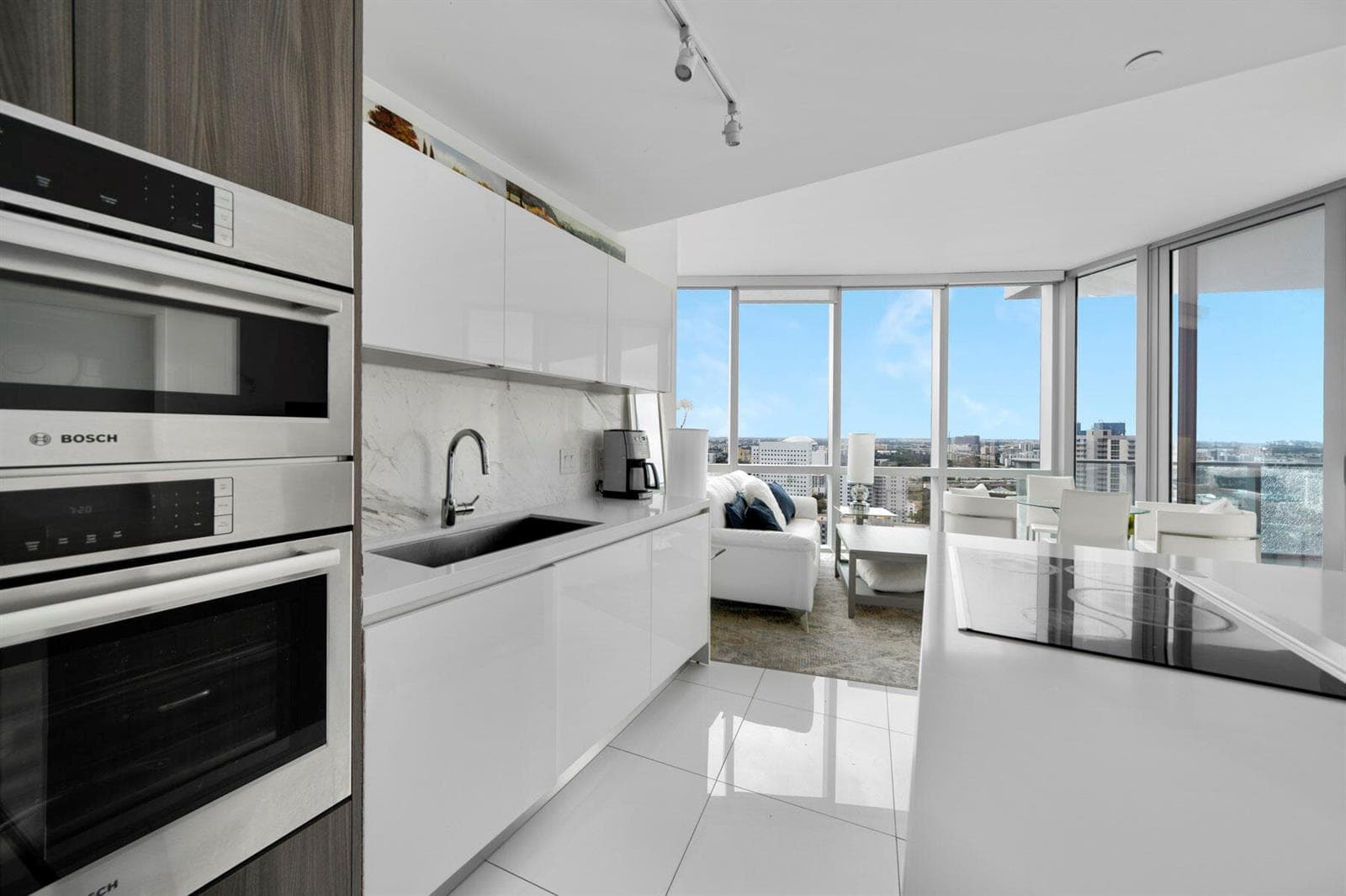 851 NE 1st Ave #2410_1oakstudios_10