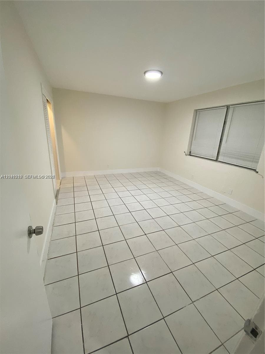 HOLLYWOOD · #1727 in Hollywood - Photo 8