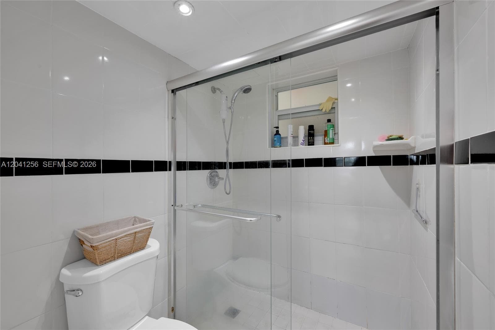 Golden View Condo · #402 in Hallandale Beach - Photo 7