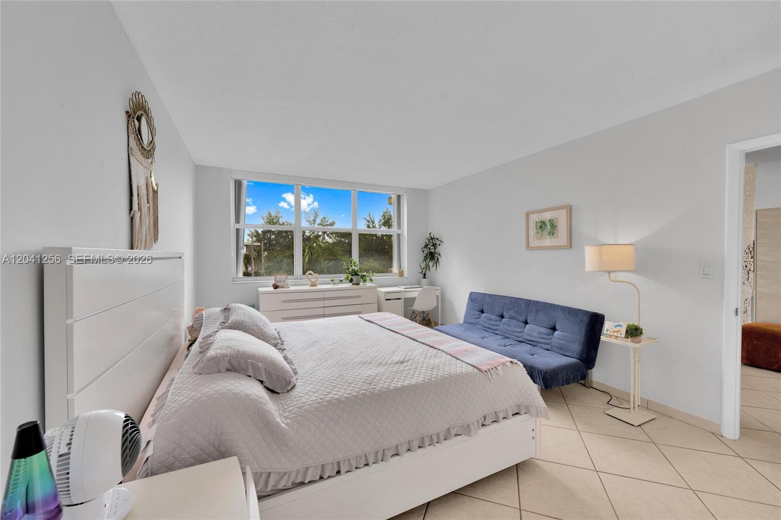 Golden View Condo · #402 in Hallandale Beach - Photo 5