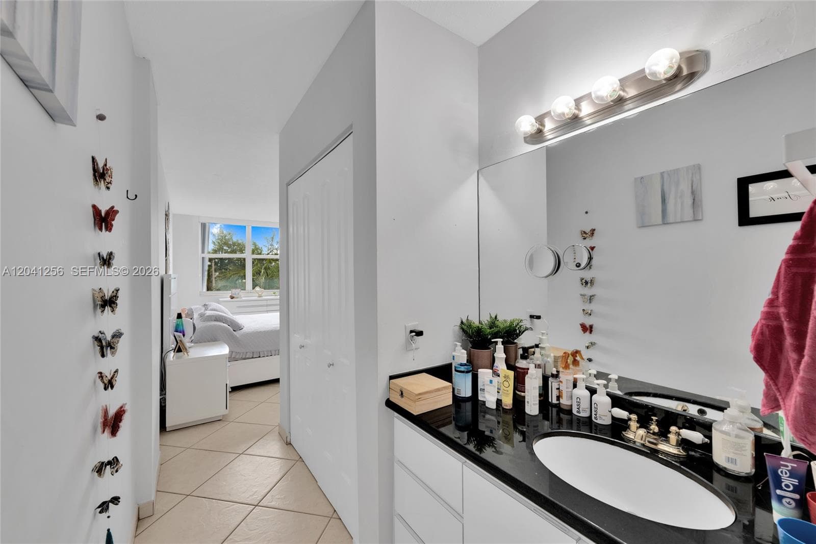 Golden View Condo · #402 in Hallandale Beach - Photo 9