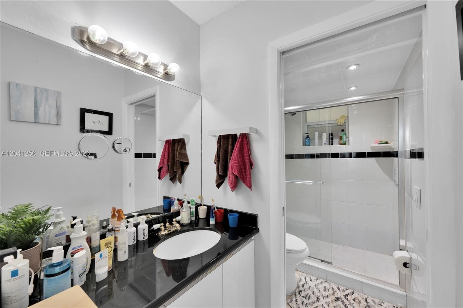 Golden View Condo · #402 in Hallandale Beach - Photo 8