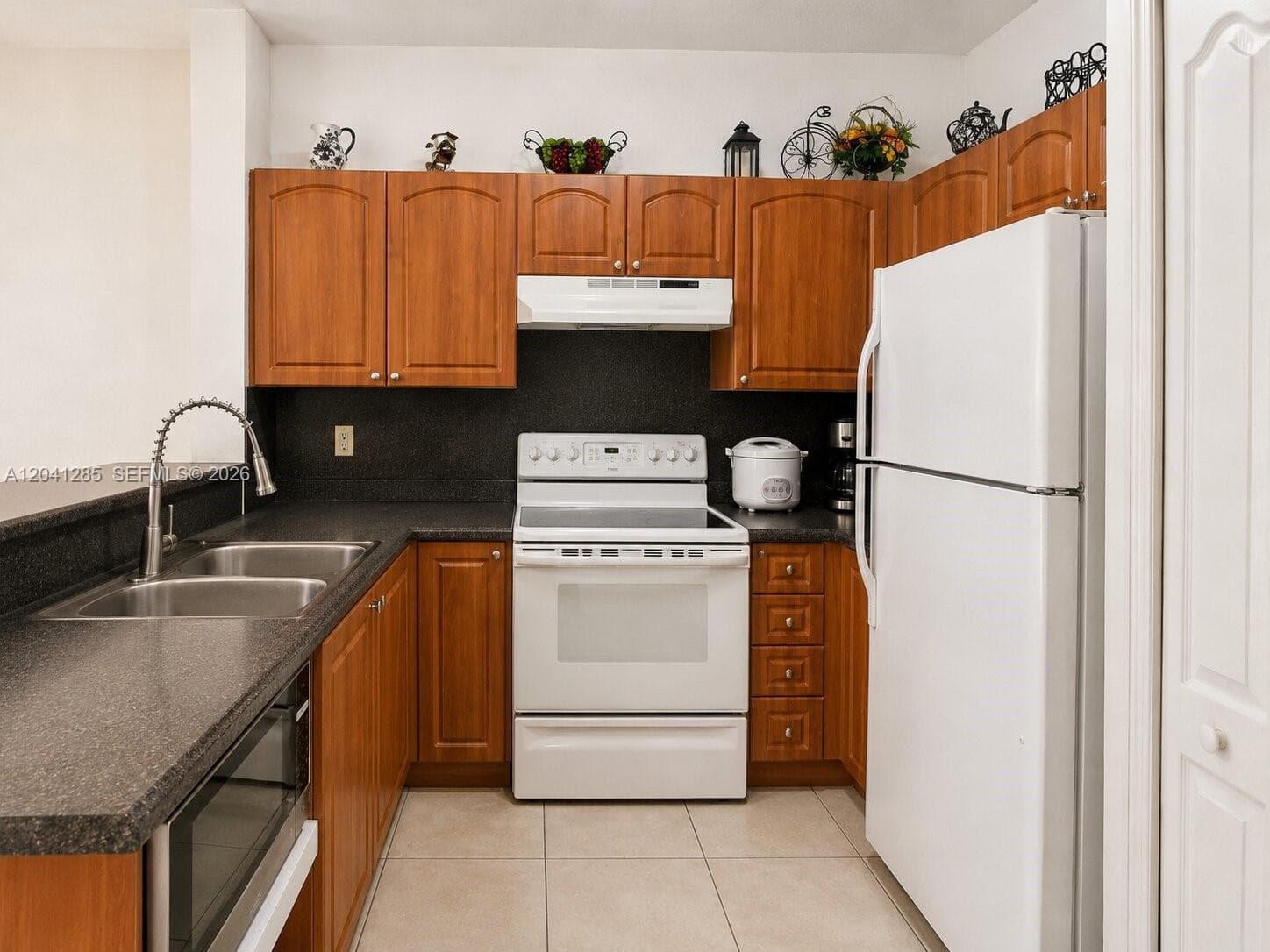 Shoma Homes · #200-16 in Hialeah - Photo 6