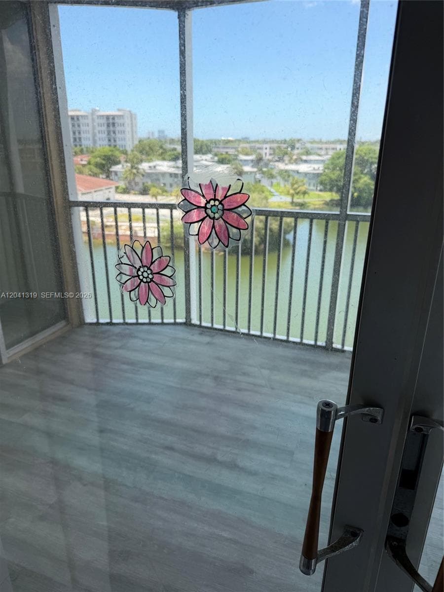 Daisy · #627-4 in Miami - Photo 41