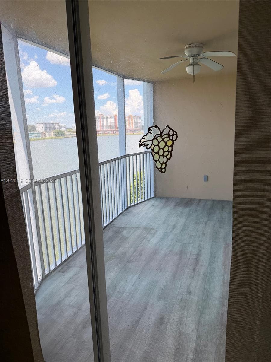 Daisy · #627-4 in Miami - Photo 55
