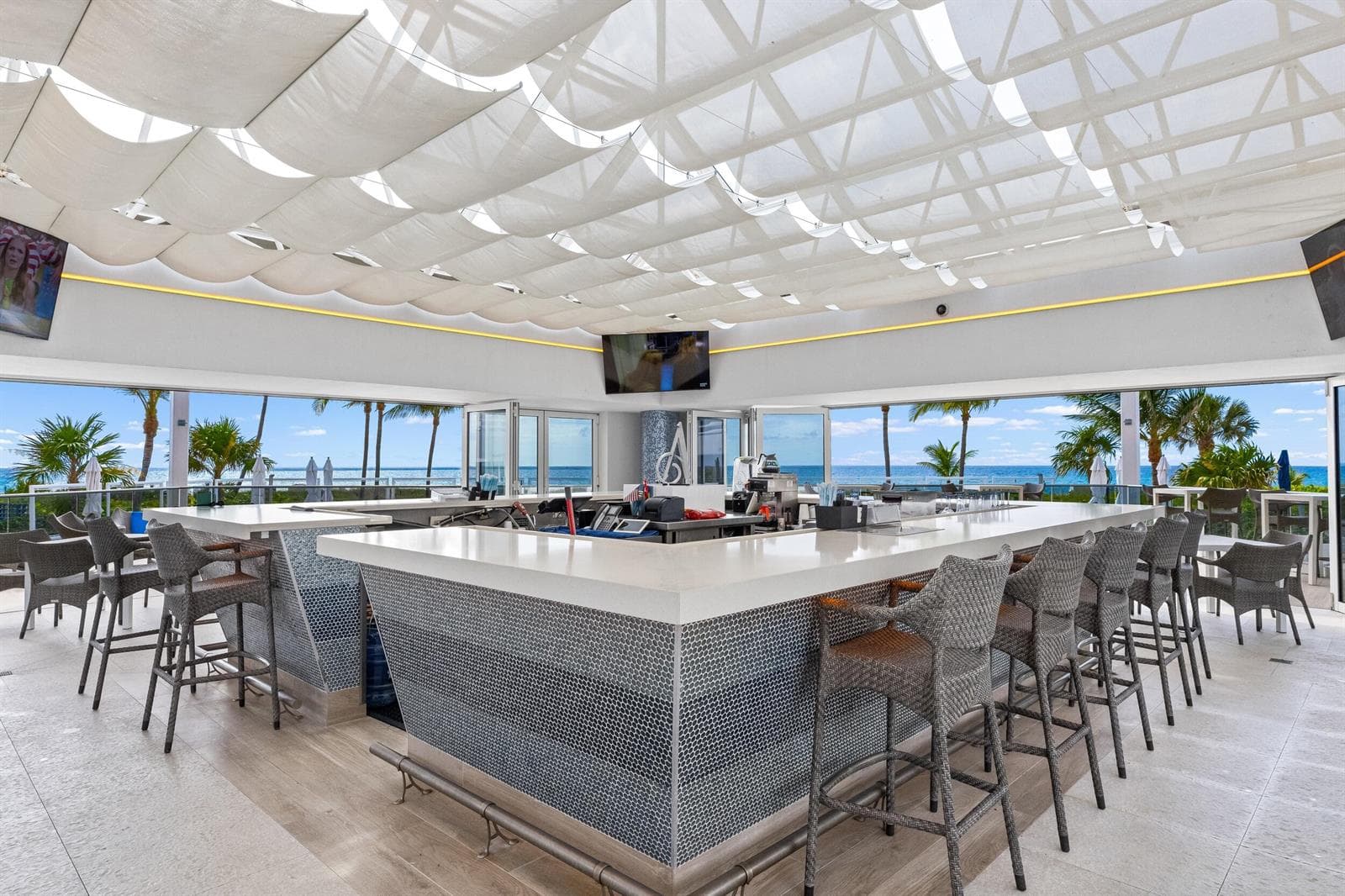 Outdoor Bar