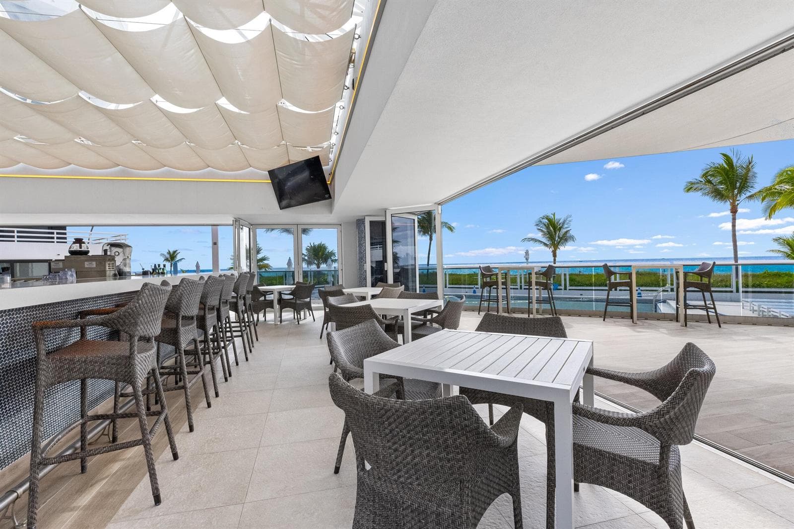 Outdoor Bar