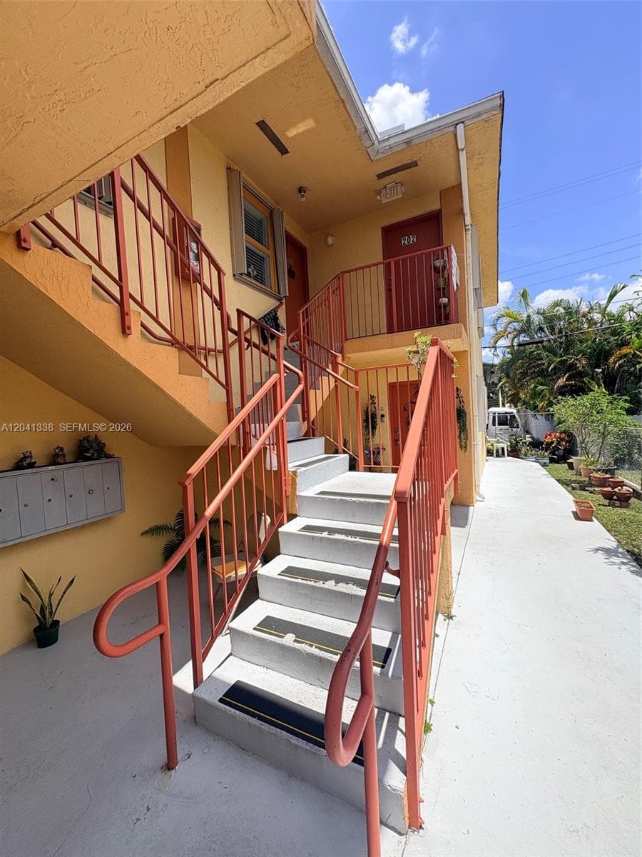 HIALEAH 4TH ADDN · #202 in Hialeah - Photo 3