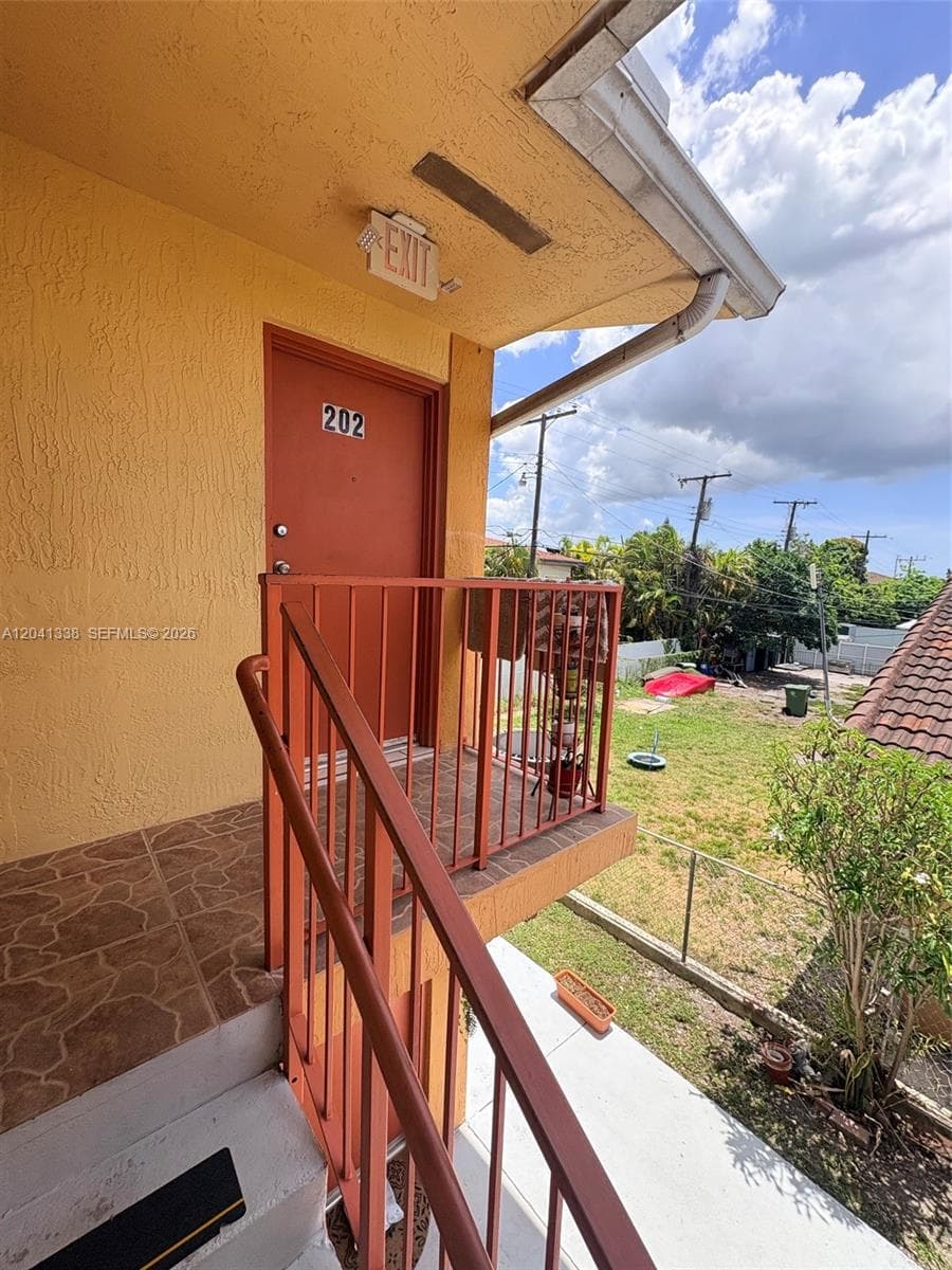 HIALEAH 4TH ADDN · #202 in Hialeah - Photo 4