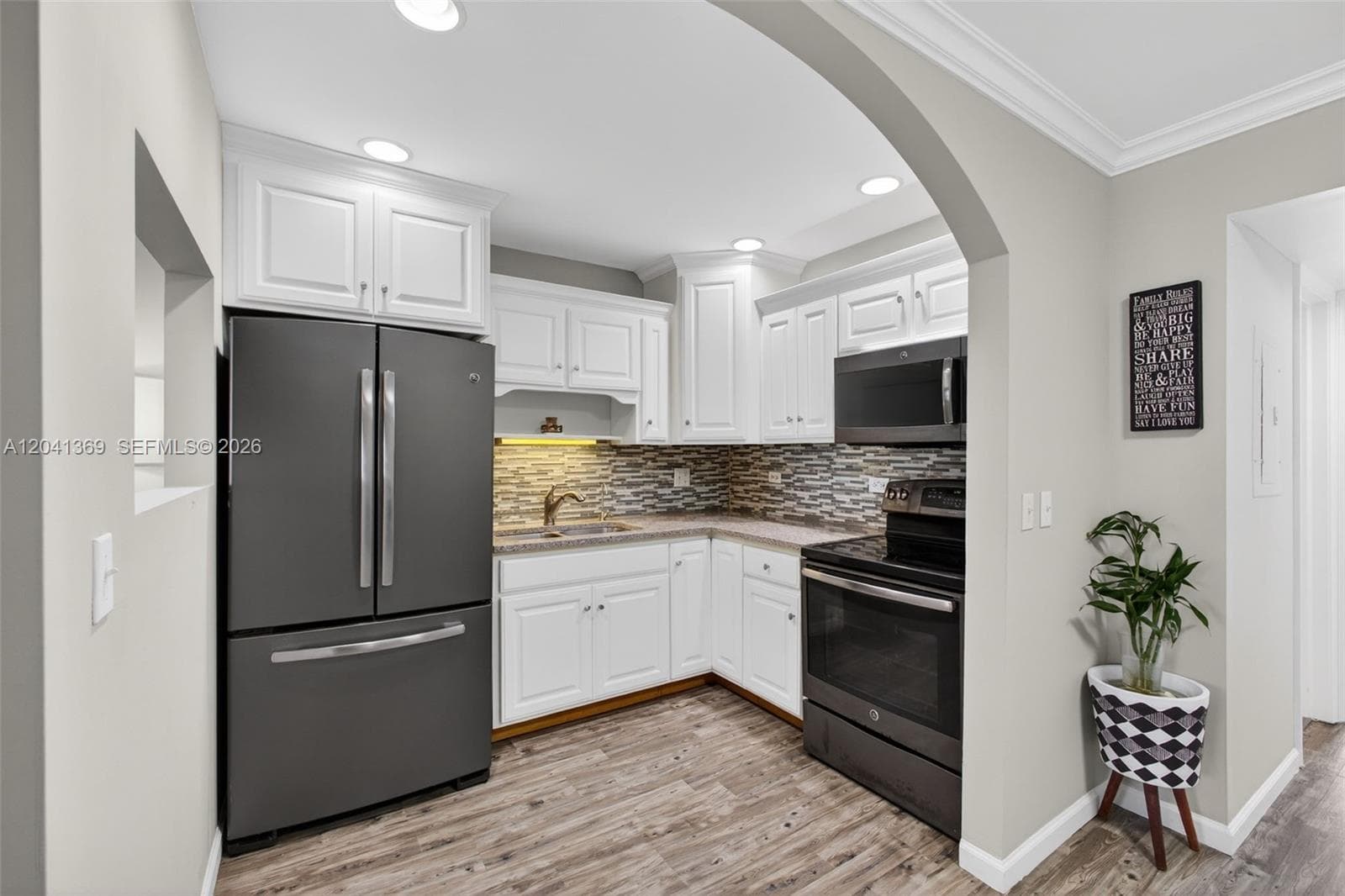 Shore Club Apts · #205 in North Palm Beach - Photo 20