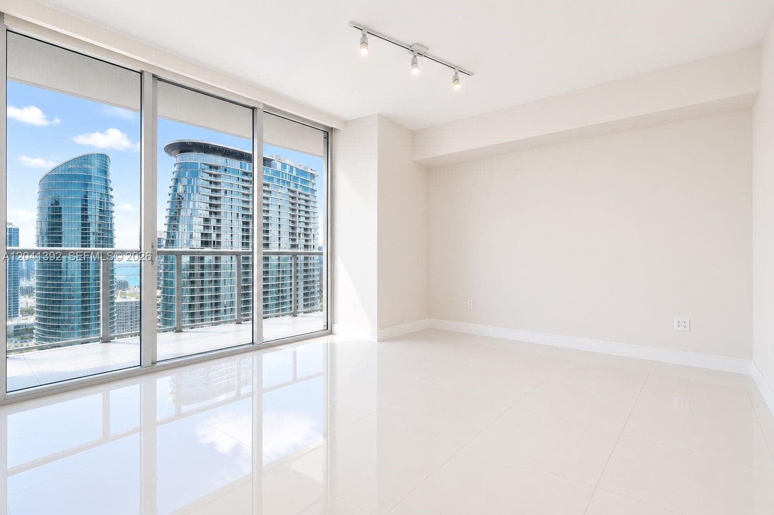 Icon Brickell I · #4715 in Miami - Photo 9