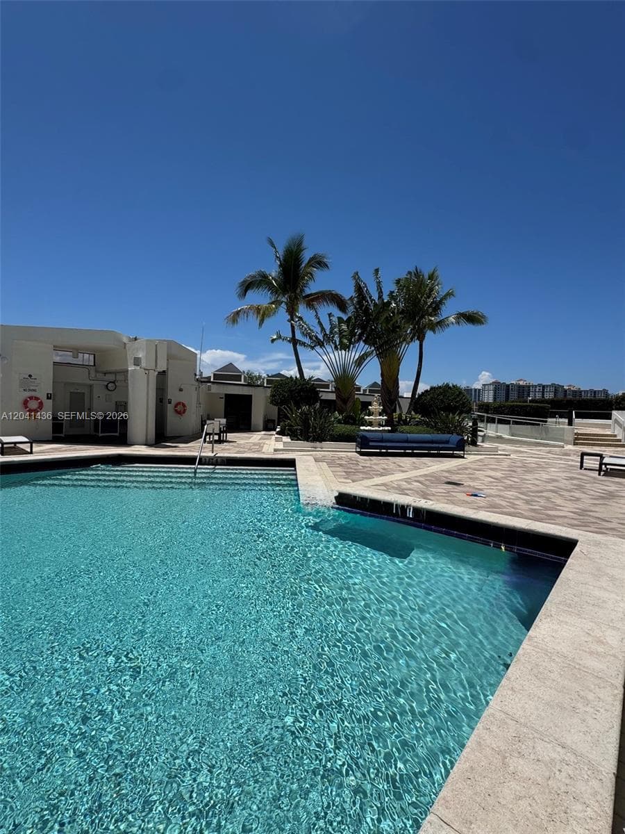 MARINA TOWER CONDO · #15F in Aventura - Photo 32