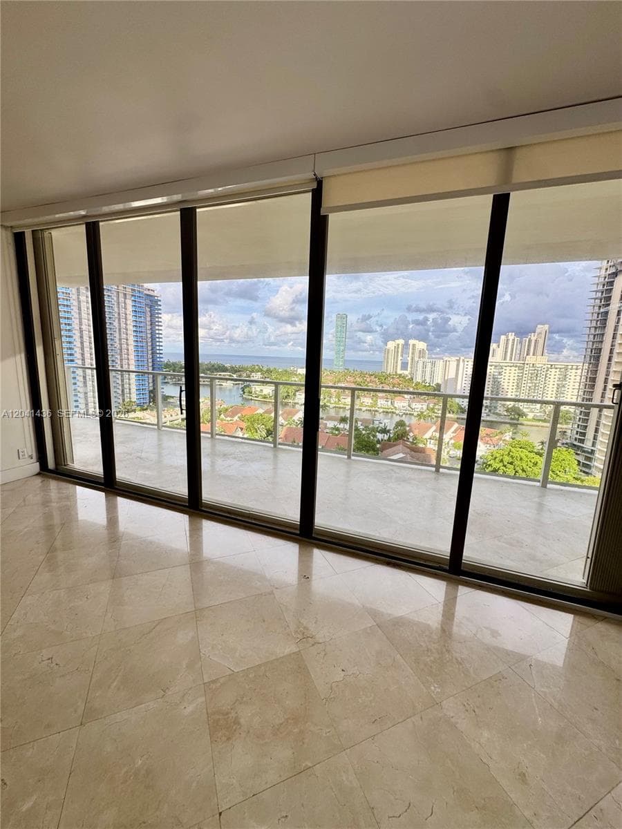 MARINA TOWER CONDO · #15F in Aventura - Photo 9