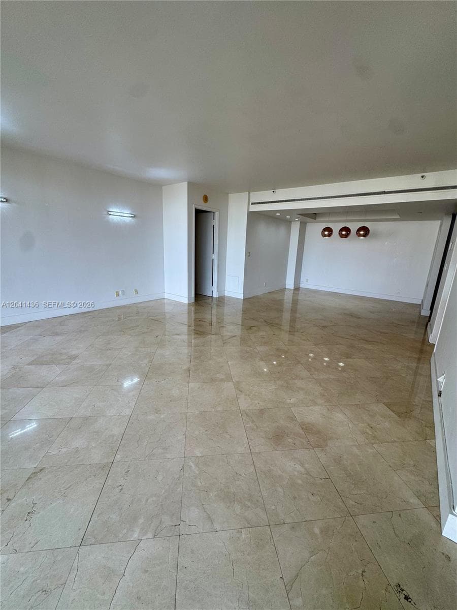 MARINA TOWER CONDO · #15F in Aventura - Photo 10