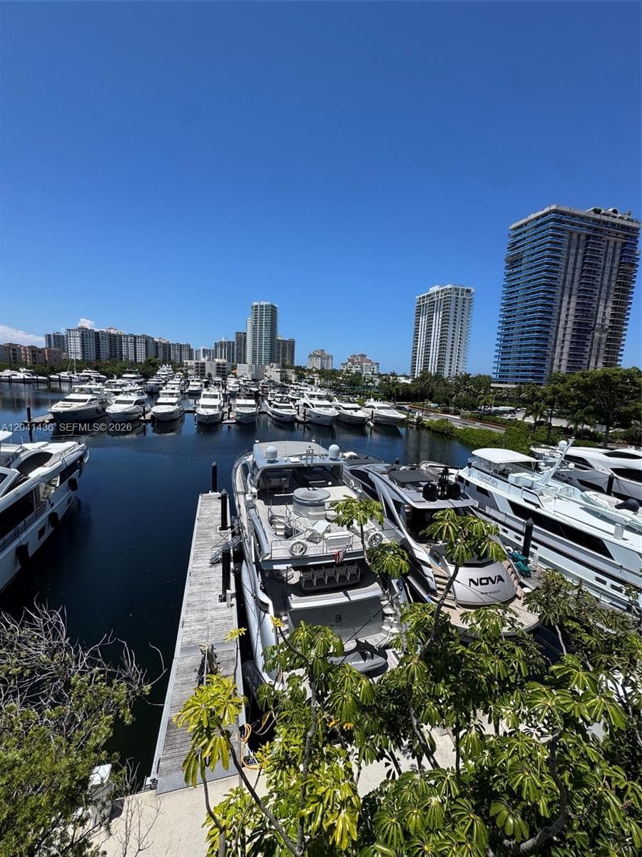 MARINA TOWER CONDO · #15F in Aventura - Photo 37