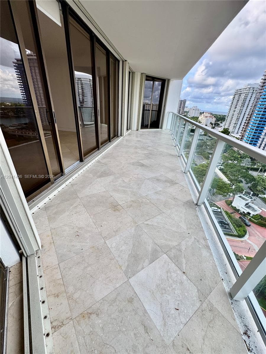 MARINA TOWER CONDO · #15F in Aventura - Photo 11