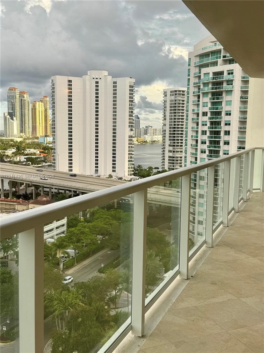 MARINA TOWER CONDO · #15F in Aventura - Photo 19