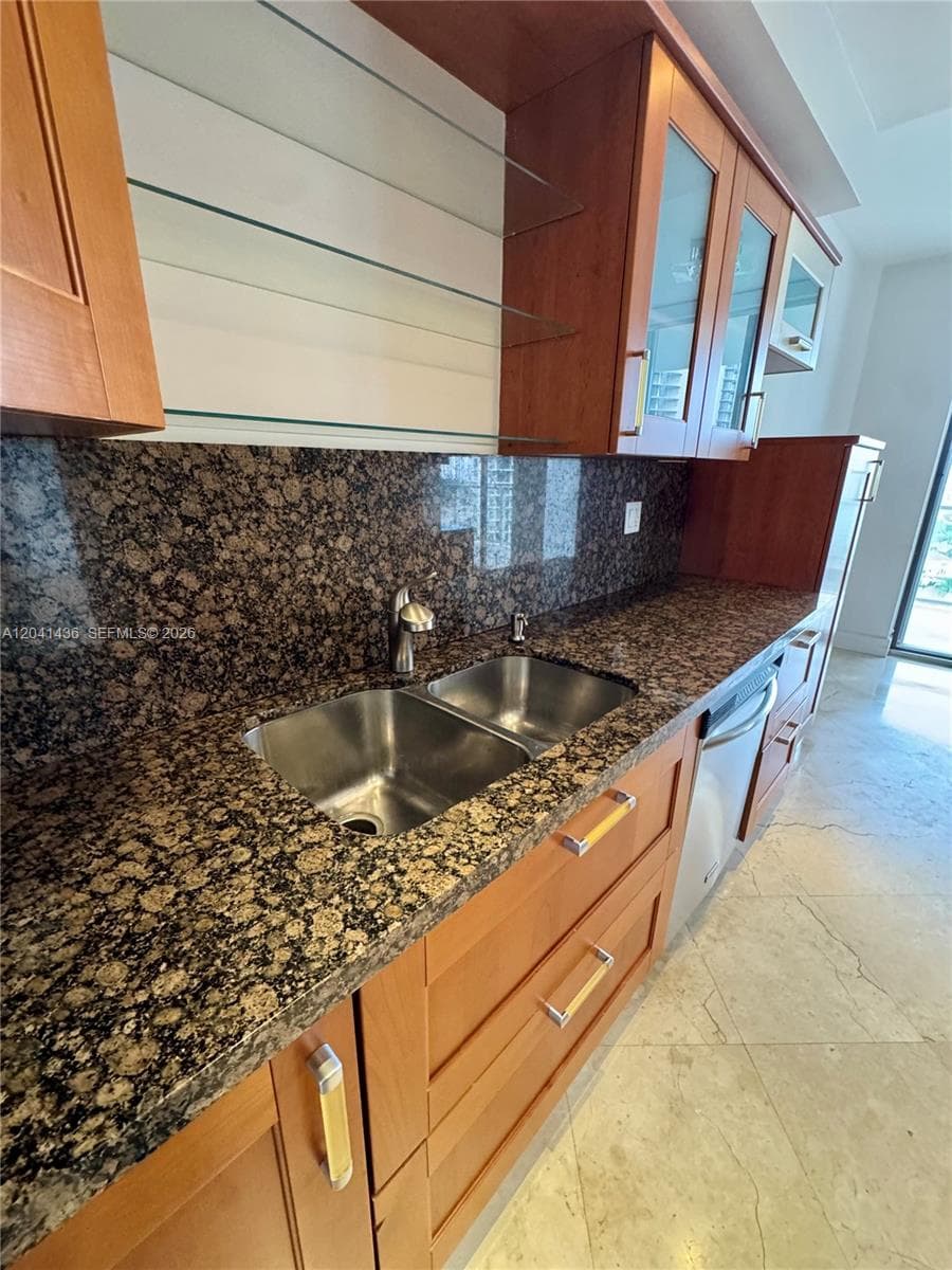 MARINA TOWER CONDO · #15F in Aventura - Photo 8