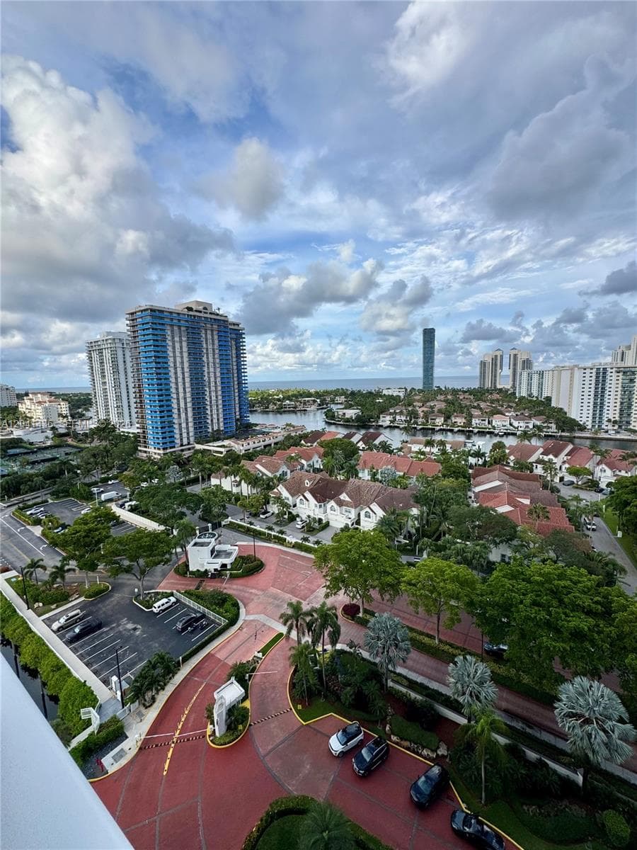 MARINA TOWER CONDO · #15F in Aventura - Photo 21