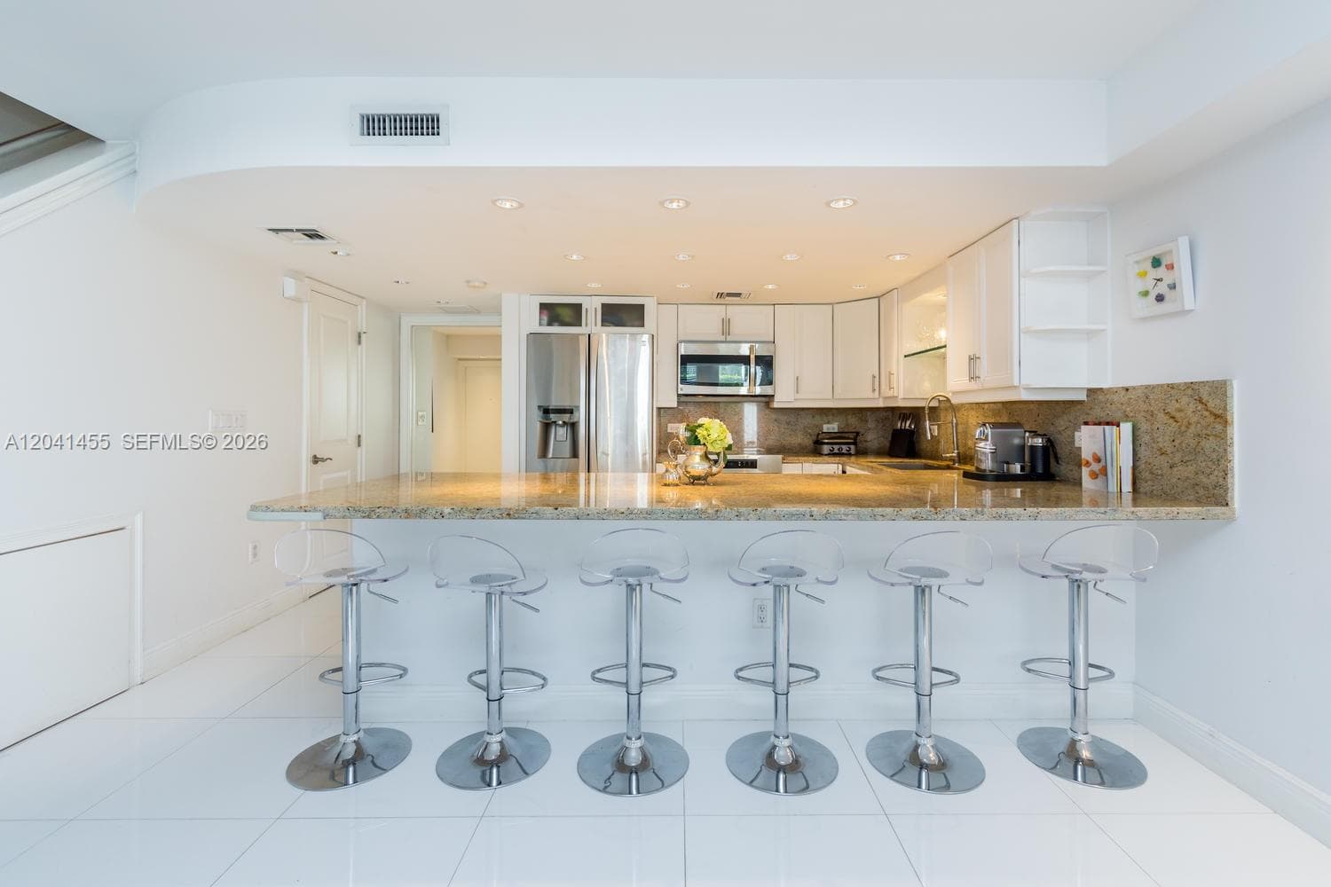 425 Grapetree Dr #206 photo 6