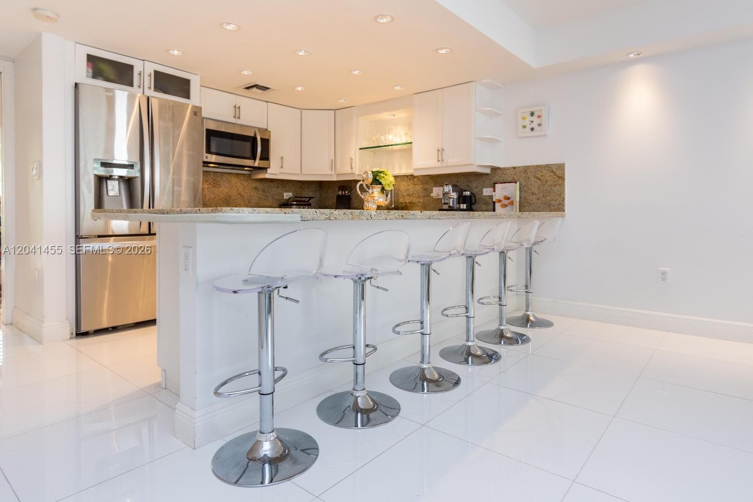 425 Grapetree Dr #206 photo 7