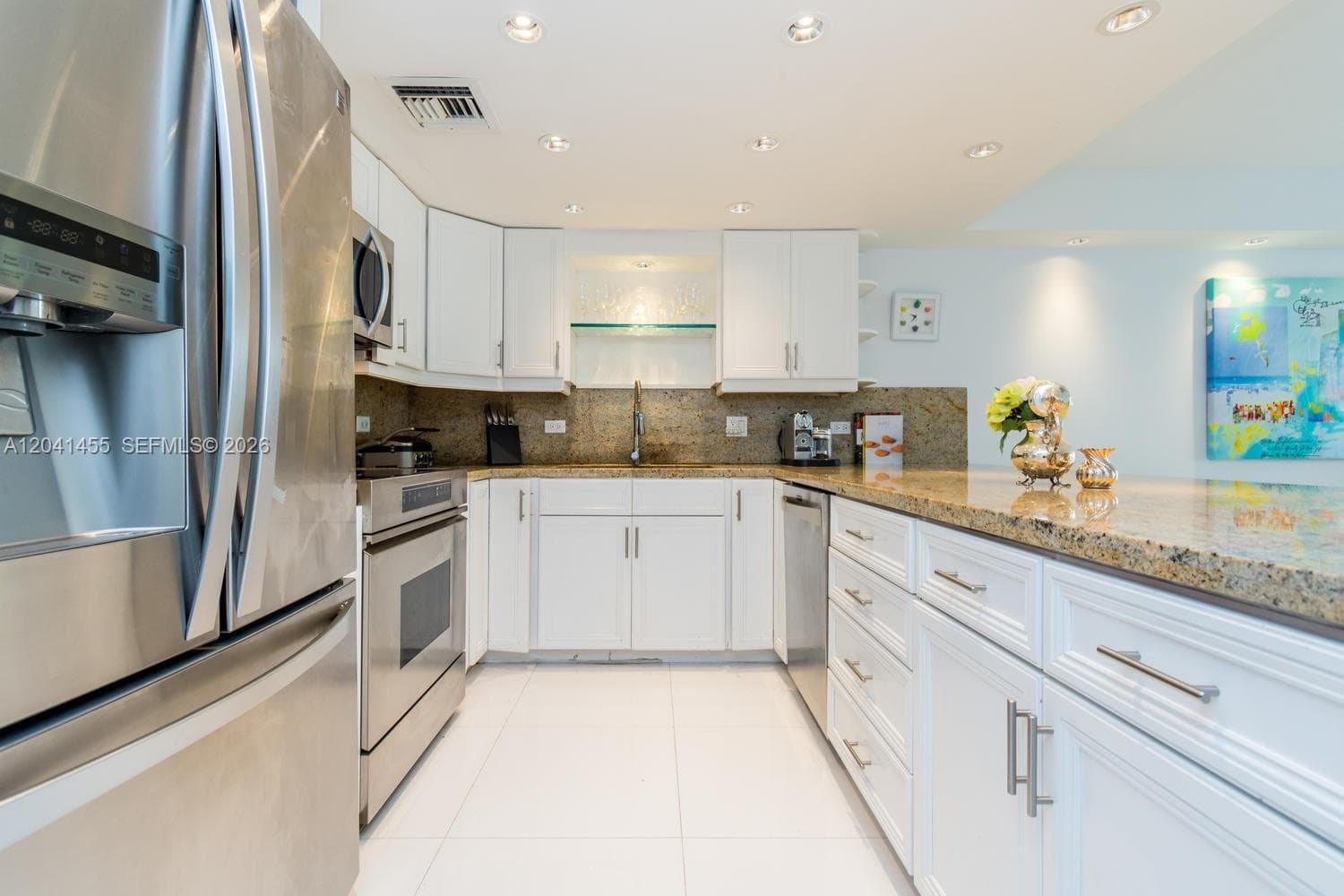 425 Grapetree Dr #206 photo 9