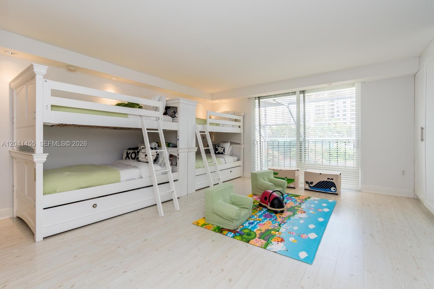 425 Grapetree Dr #206 photo 21