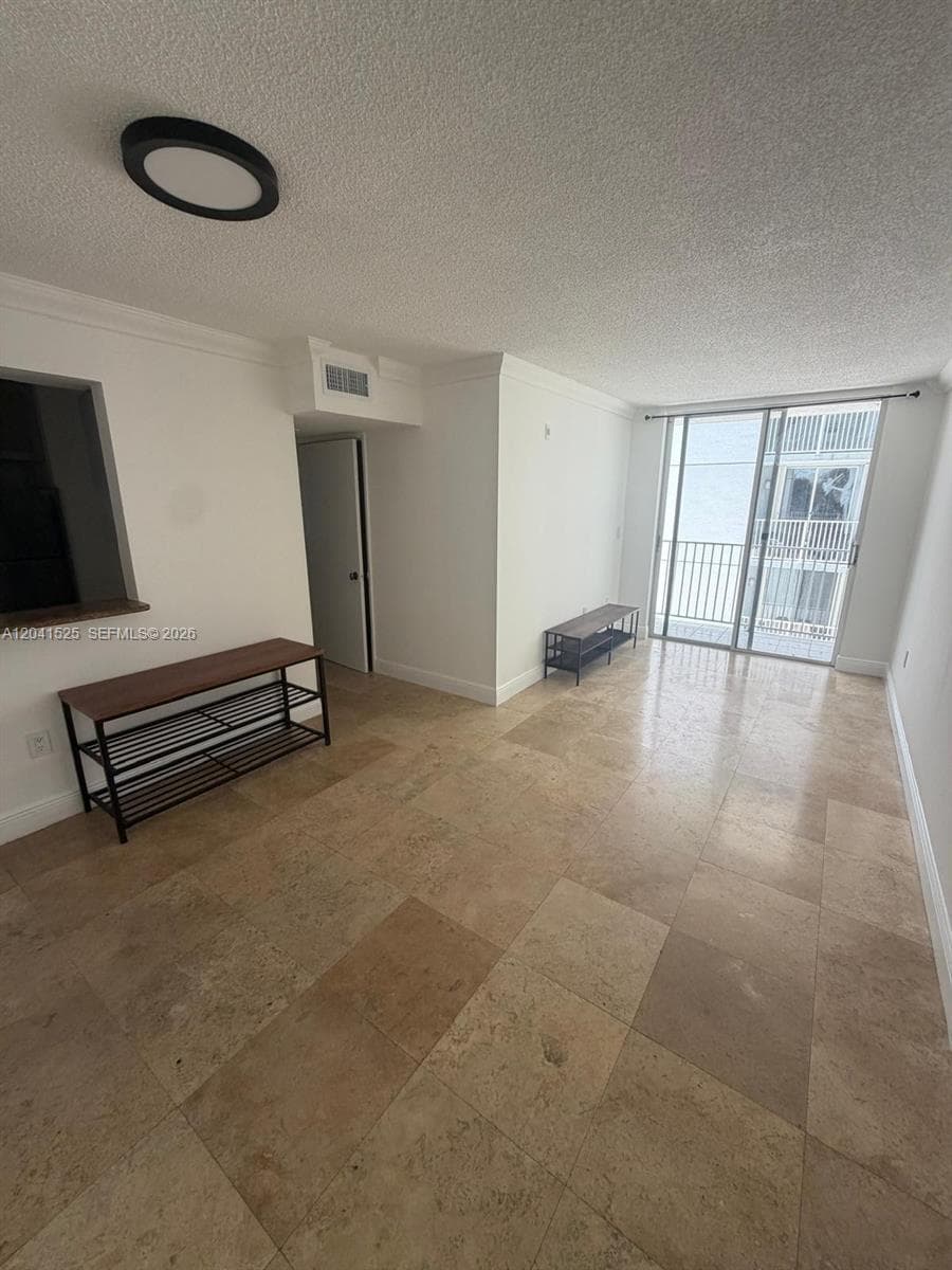 BRICKELL VIEW CONDO · #301 in Miami - Photo 3