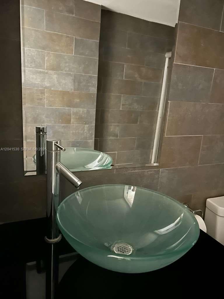 VILLA BAY VISTA CONDO · #602 in Miami Beach - Photo 6