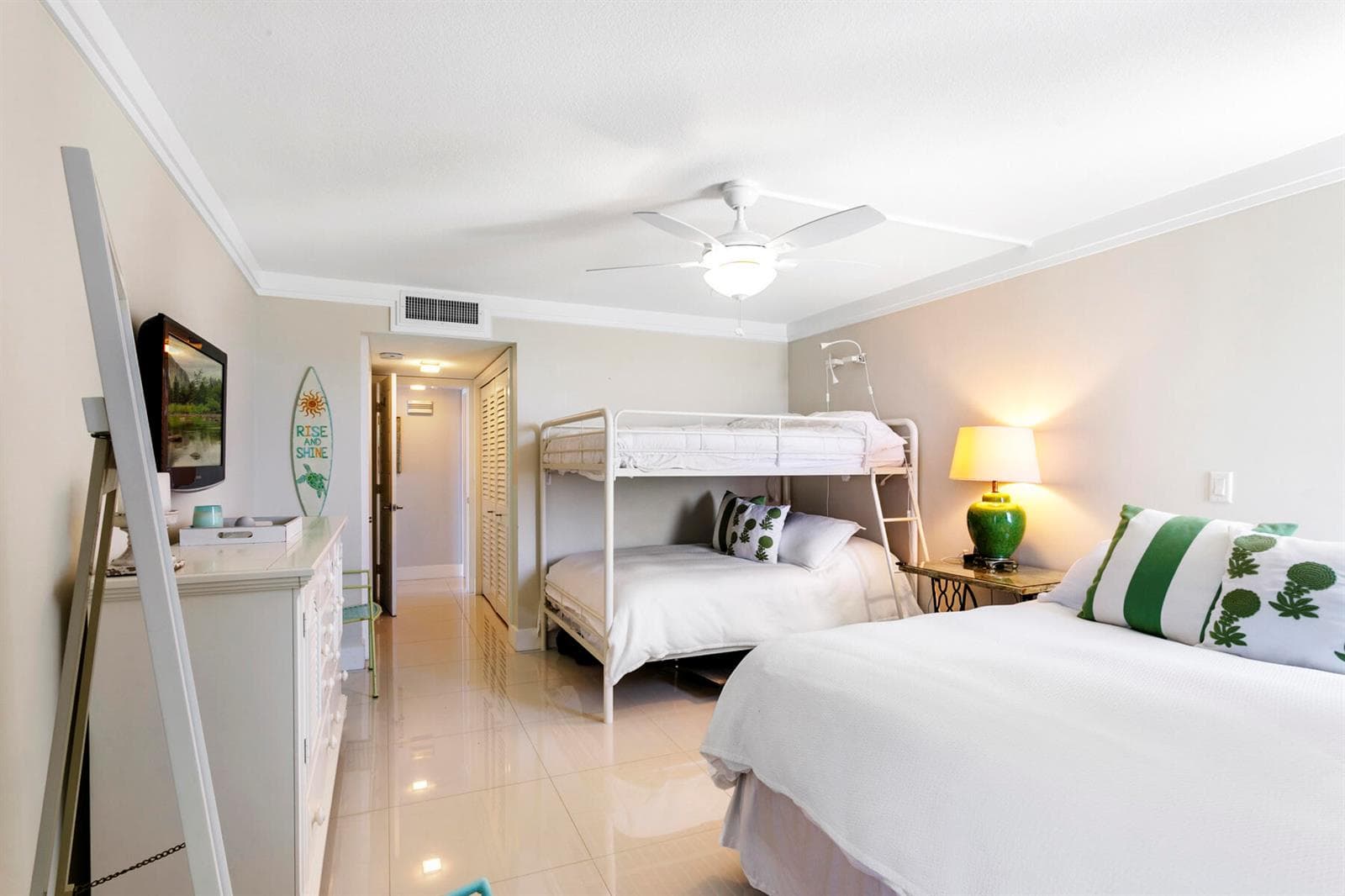 Guest bedroom pic 3