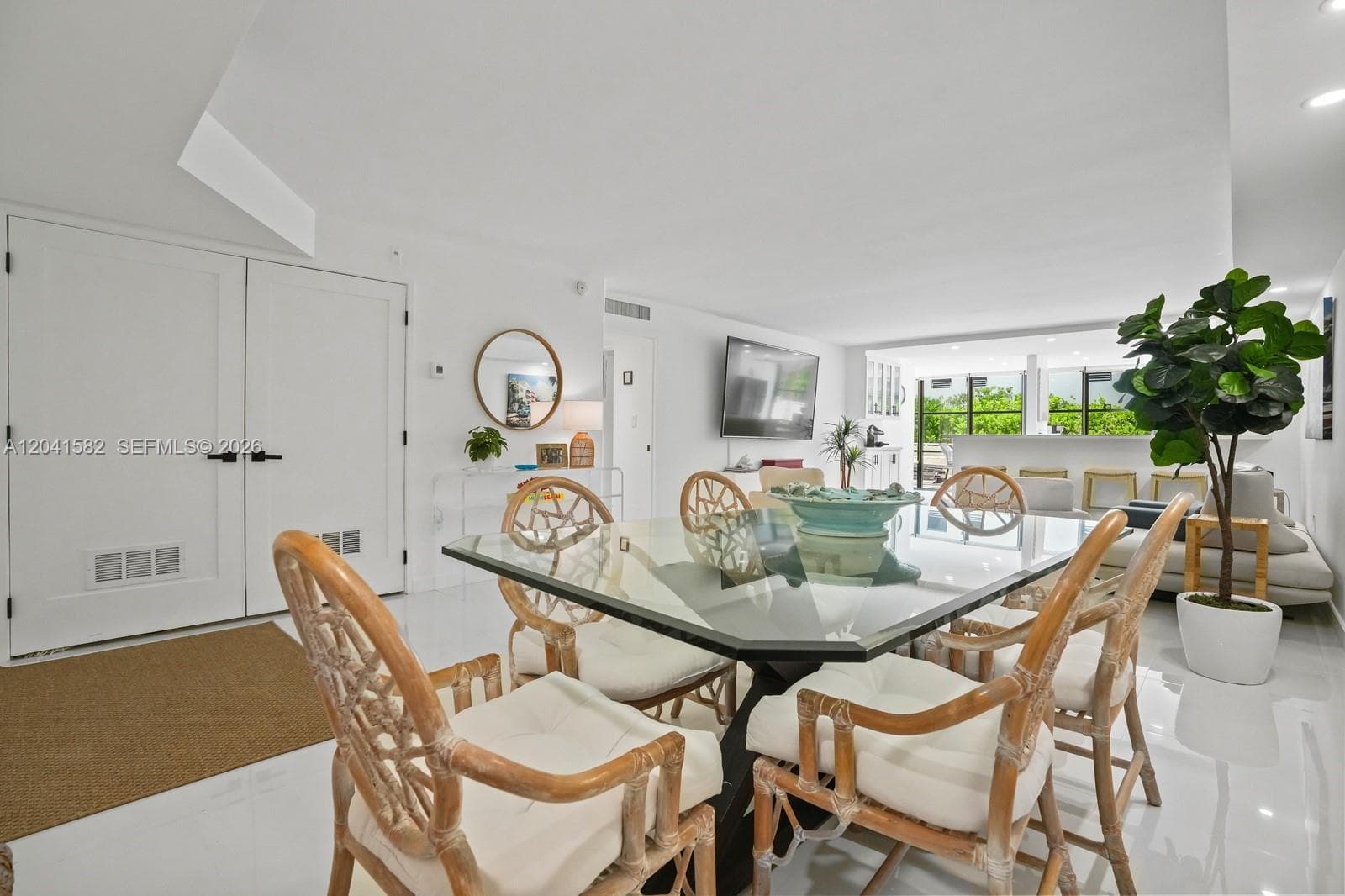 MAR DEL PLATA CONDO · #203 in Miami Beach - Photo 11