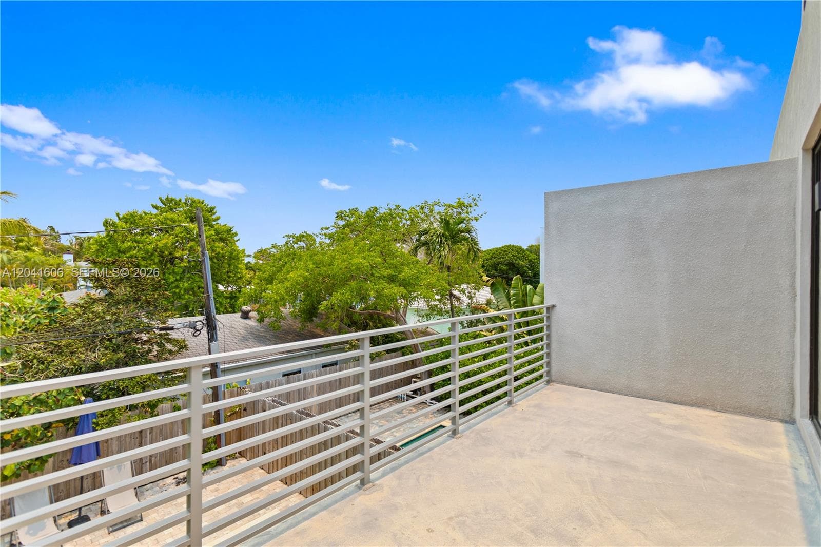 809 SW 10th Ter photo 34