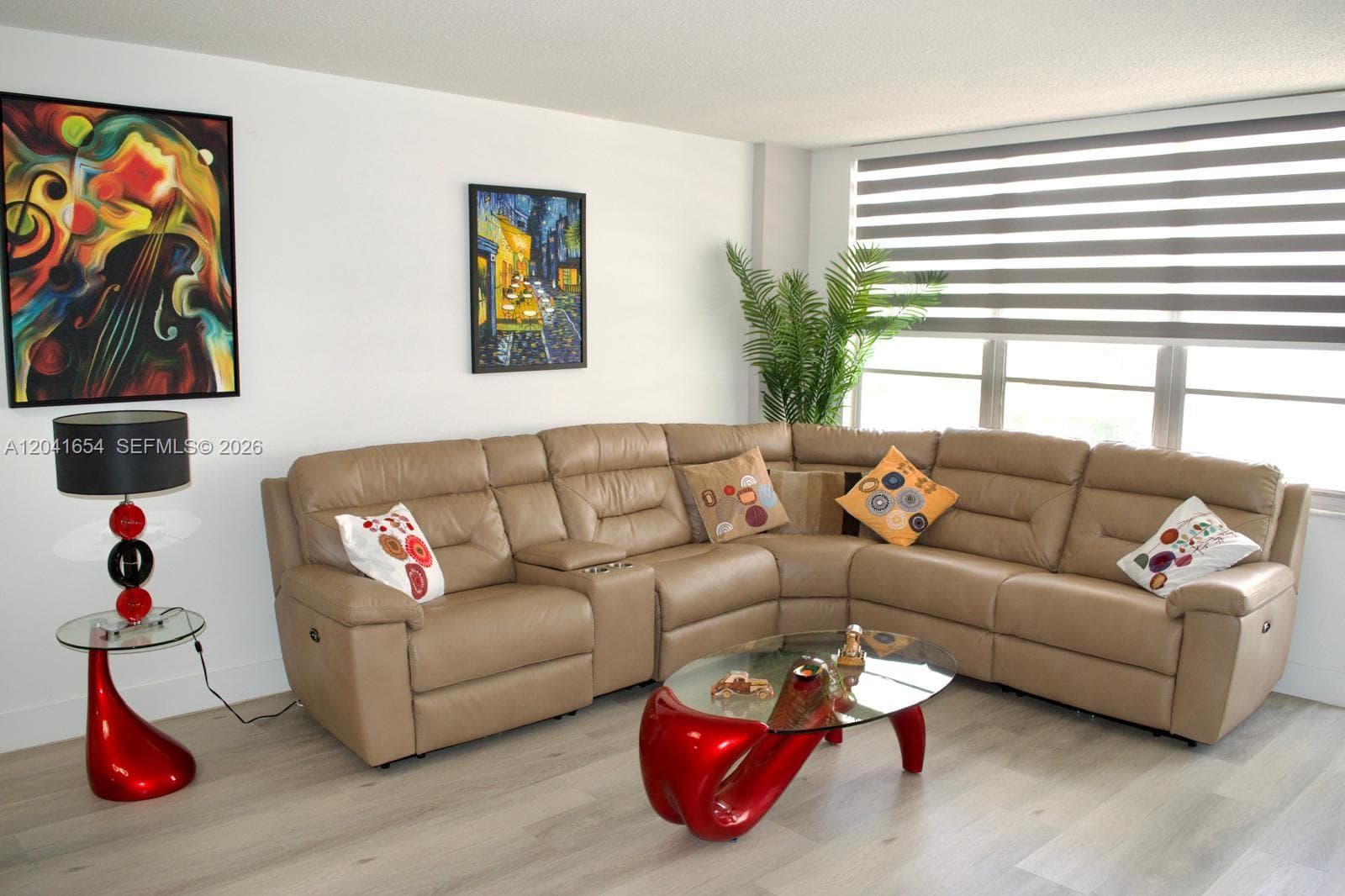 SEA AIR TOWERS CONDO · #423 in Hollywood - Photo 3