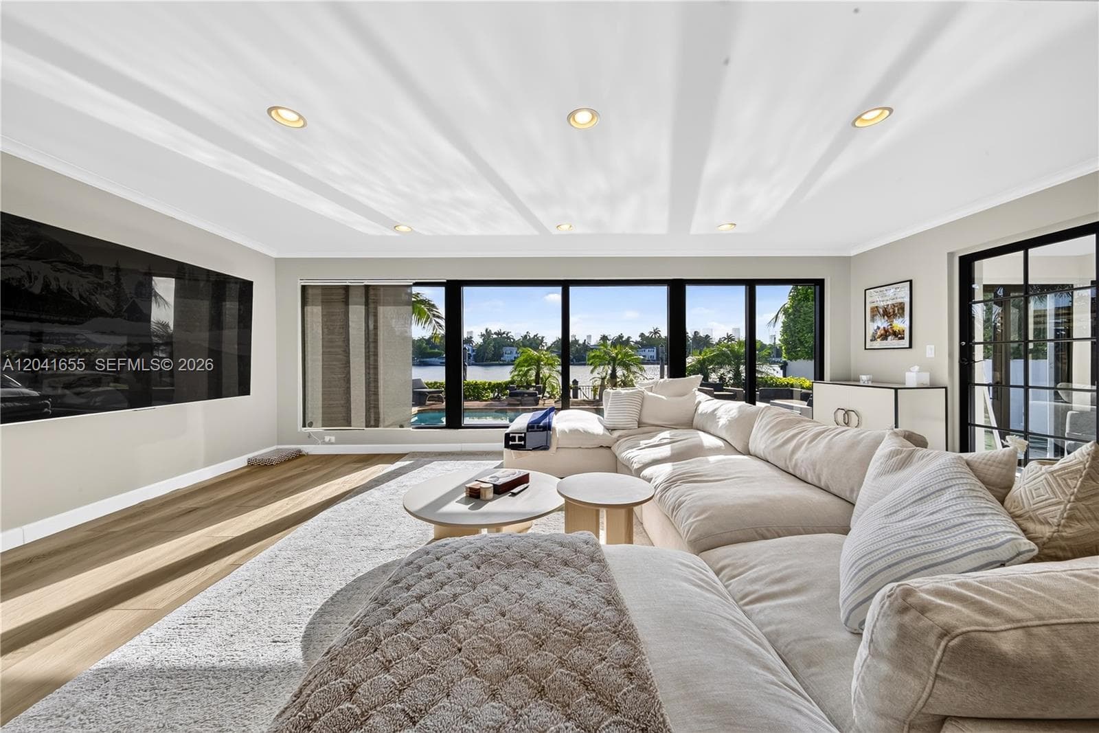 460 W Dilido Dr photo 6