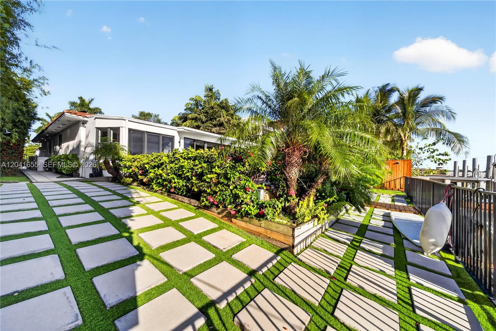 460 W Dilido Dr photo 28