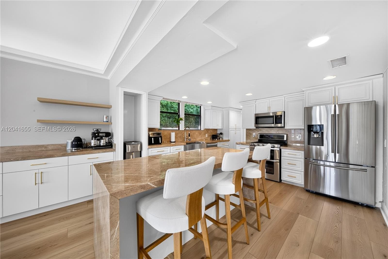 460 W Dilido Dr photo 9