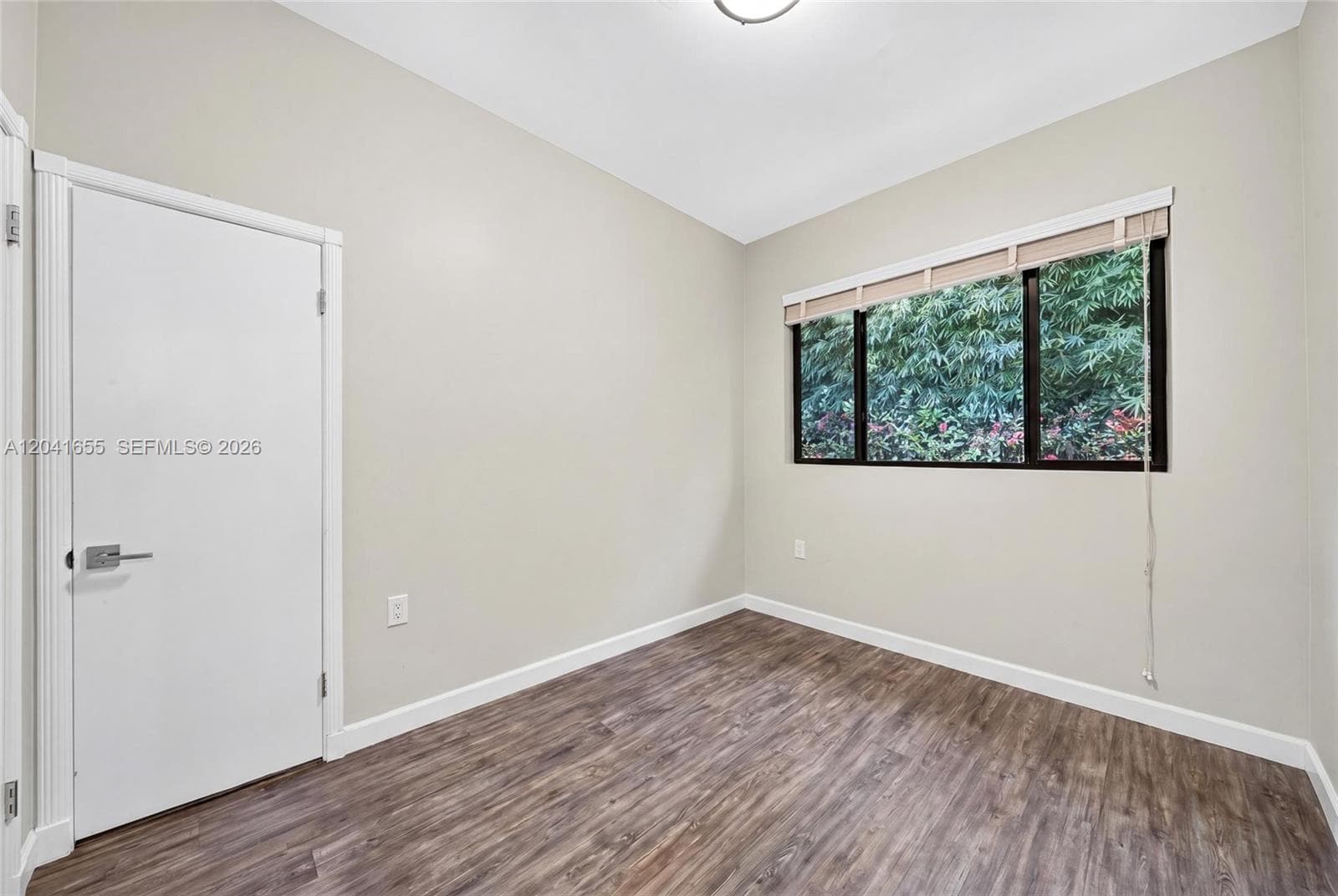 460 W Dilido Dr photo 25