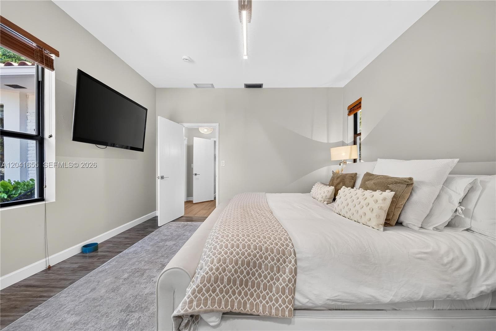 460 W Dilido Dr photo 21