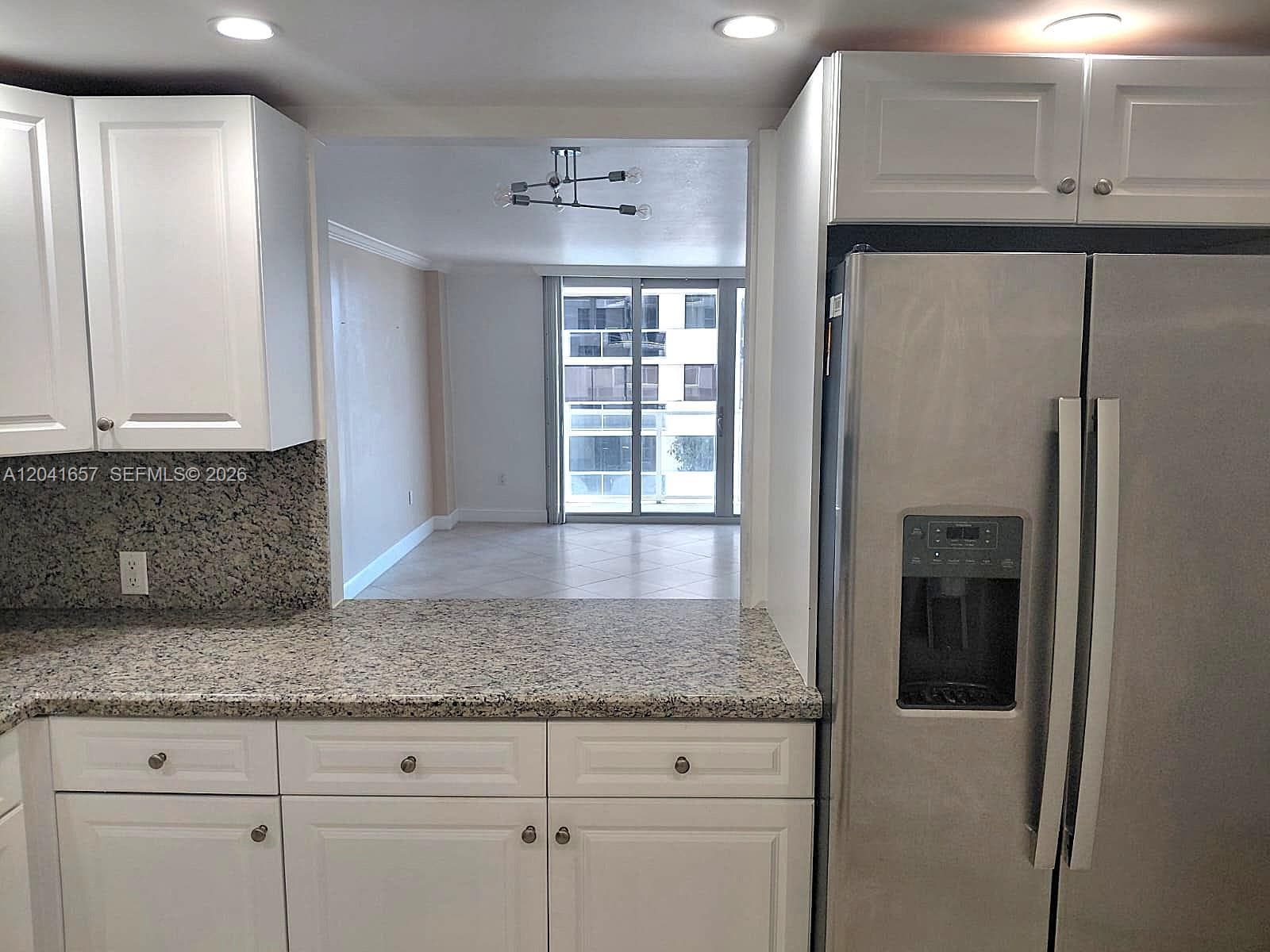 ARLEN BEACH CONDO · #619 in Miami Beach - Photo 12